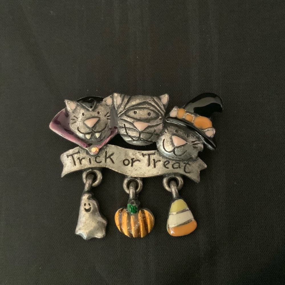 Vintage AJMC Halloween Cat Brooch